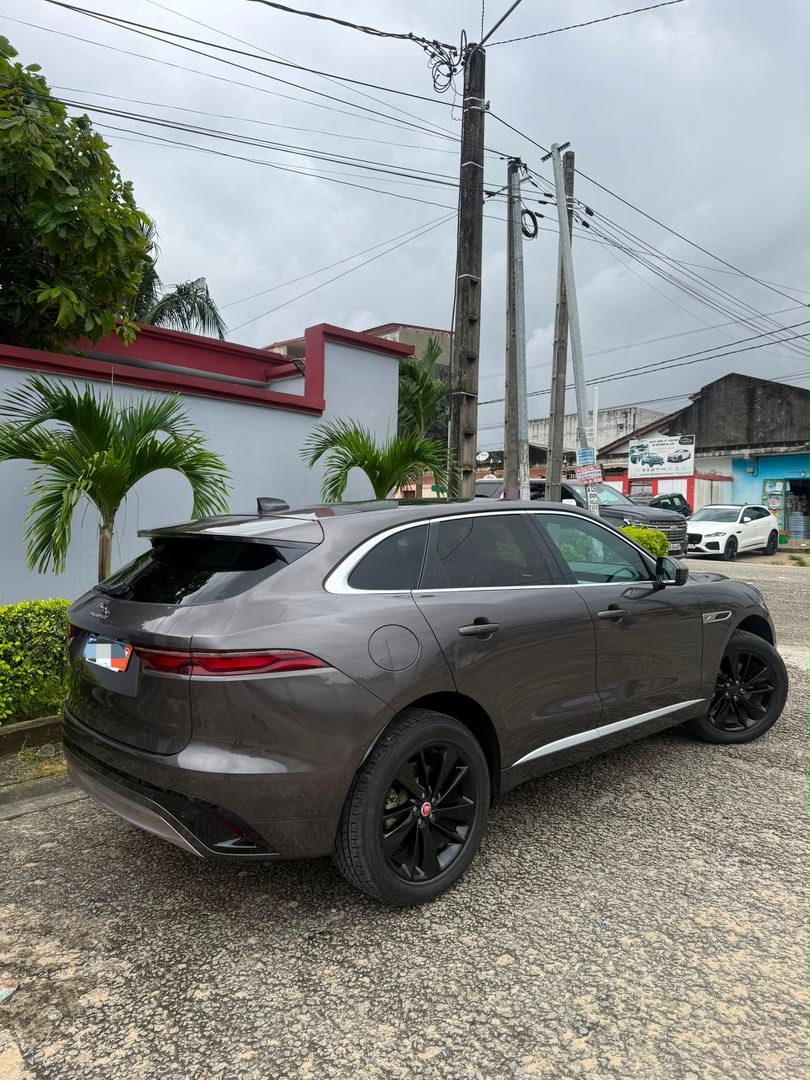 Jaguar F-pace P250 SE